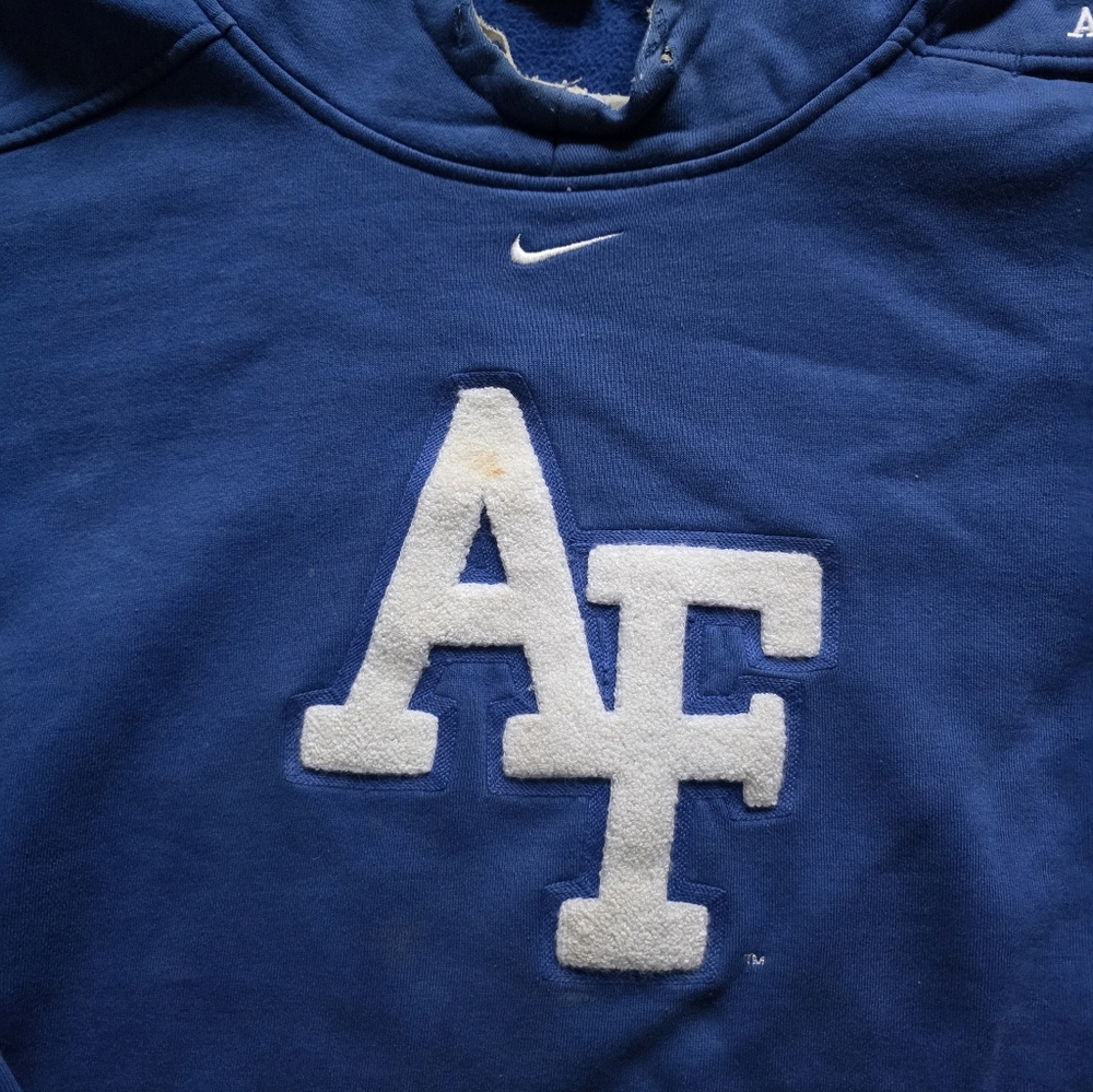Nike - Picture 2 of 3
